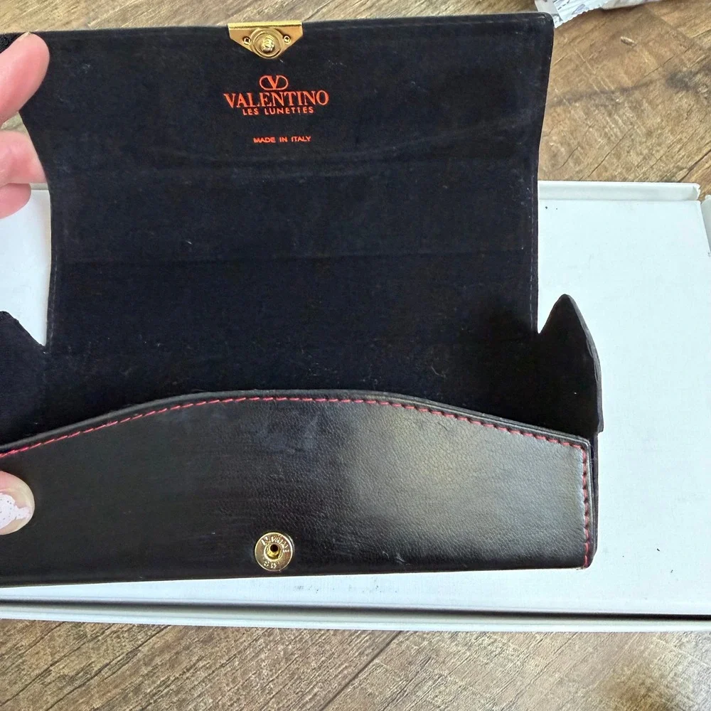 Valentino Les Lunettes Black Leather Eyeglass Case Gold Hardware Made in Italy - Picture 7 of 13